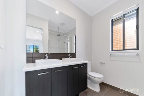 Property photo of 28 Trumpeter Drive Tarneit VIC 3029