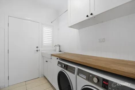 Property photo of 11 Blair Athol Crescent Bundall QLD 4217