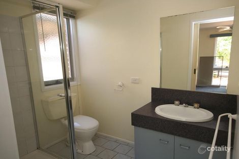 Property photo of 38 Maltravers Crescent Cranbourne North VIC 3977