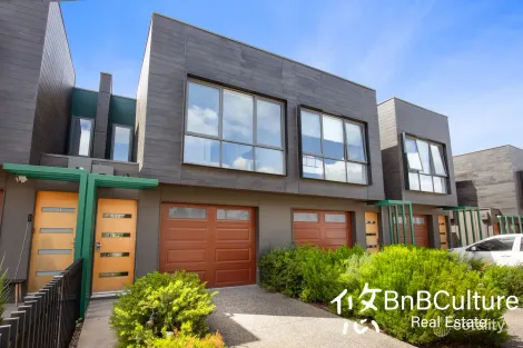 Property photo of 32 Stonewood Circuit Hadfield VIC 3046