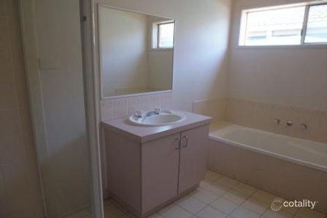 Property photo of 48 Flemington Crescent Werribee VIC 3030