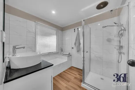 Property photo of 26 Derwent Road Werribee VIC 3030