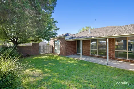 1/9 Henty St, Pakenham, VIC 3810