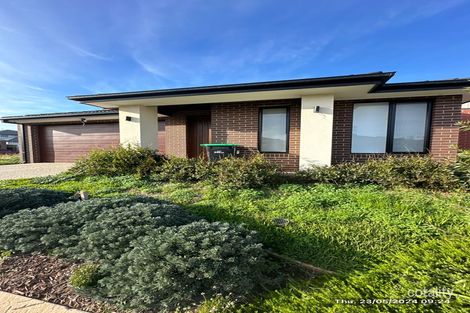 Property photo of 10 Gibsons Circuit Bonnie Brook VIC 3335