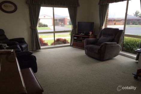 Property photo of 10 Dampier Close Traralgon VIC 3844