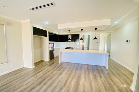 Property photo of 10 Gibsons Circuit Bonnie Brook VIC 3335