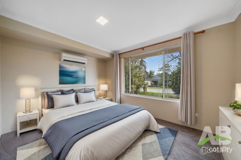 Property photo of 11 Mulwarrie Circle Wanneroo WA 6065
