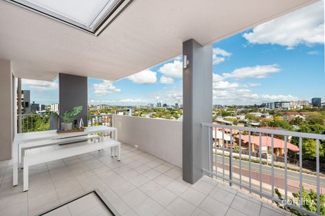 Property photo of 17/147-153 Lambert Street Kangaroo Point QLD 4169