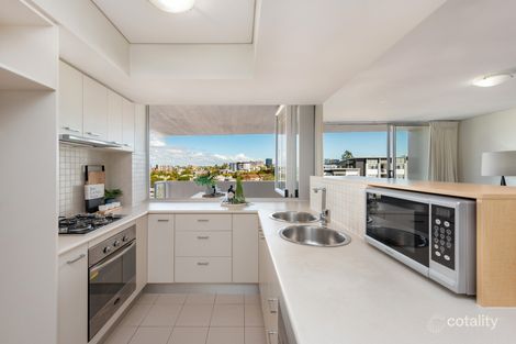 Property photo of 17/147-153 Lambert Street Kangaroo Point QLD 4169