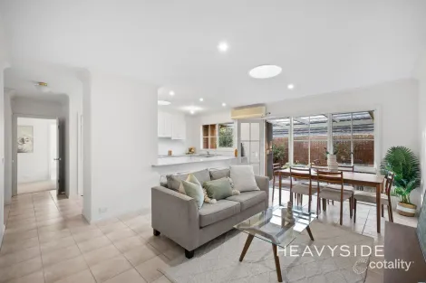 Property photo of 2/19 Sutton Parade Mont Albert North VIC 3129