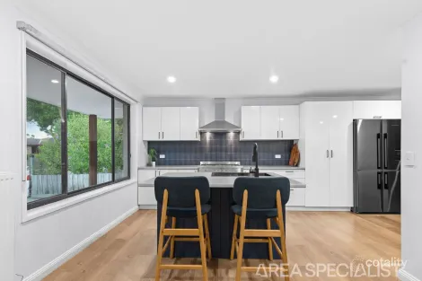 Property photo of 64 Dunsterville Crescent Frankston VIC 3199