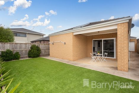 Property photo of 17 Chamberlain Way Williams Landing VIC 3027