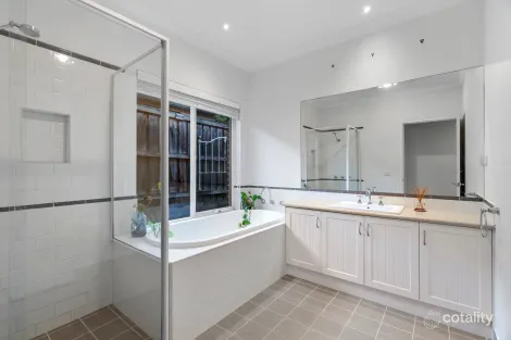 Property photo of 4 Gosford Court Doreen VIC 3754
