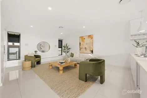 Property photo of 23 Nelson Place Carindale QLD 4152