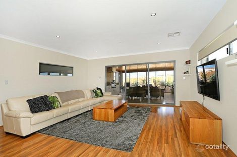 Property photo of 39 Solandri Turn Halls Head WA 6210