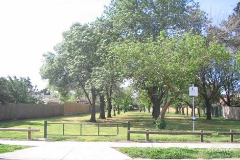 51a Hayes Rd, Strathmore, VIC 3041