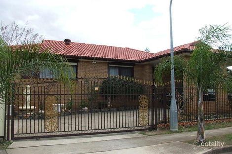 18 Hurstville St, St Johns Park, NSW 2176