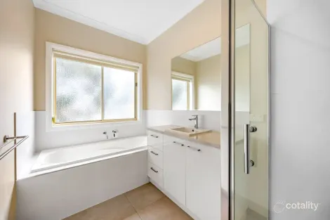 Property photo of 15 Cavanagh Court Ballarat East VIC 3350