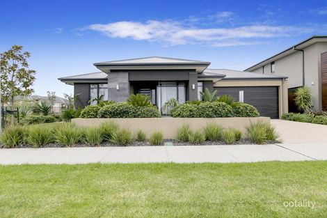 21 Winchcombe Way, Cranbourne North, VIC 3977