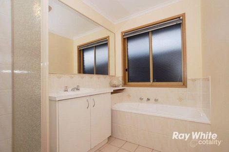 Property photo of 7 Yaltara Close Cranbourne West VIC 3977