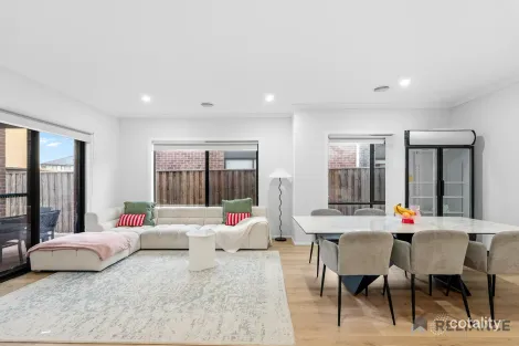Property photo of 6 Mahatma Road Werribee VIC 3030