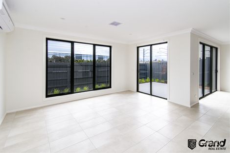 Property photo of 117 Billy Buttons Drive Narre Warren VIC 3805
