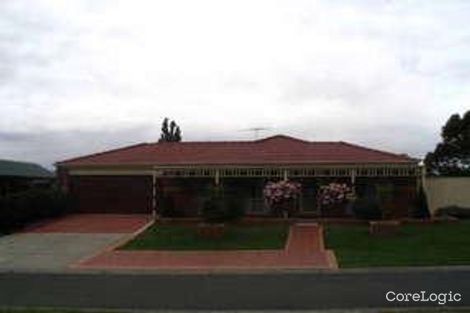 Property photo of 20 Nullica Court Berwick VIC 3806