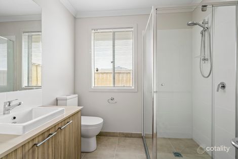 Property photo of 2 Slight Street Mambourin VIC 3024