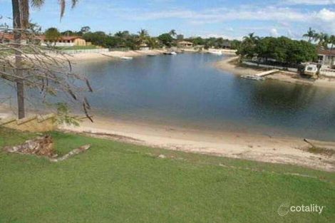 17 Beverley Cres, Broadbeach Waters, QLD 4218