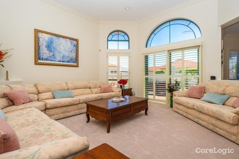 Property photo of 8 Sir Bruce Small Boulevard Benowa QLD 4217