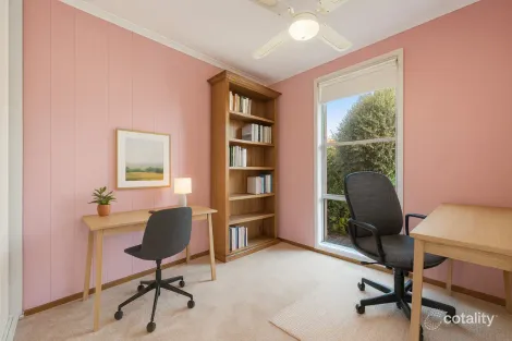 Property photo of 18 Karnak Crescent Coolaroo VIC 3048