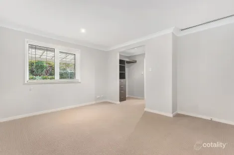 Property photo of 42 Arnott Crescent Warriewood NSW 2102