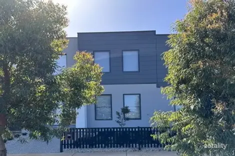 16 Arklay Rd, Thornhill Park, VIC 3335