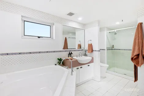 Property photo of 35/129 Surf Parade Broadbeach QLD 4218