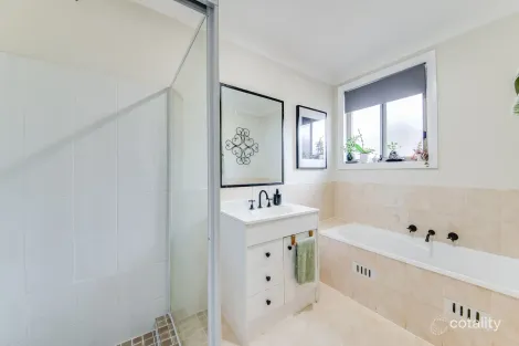 Property photo of 1/60 Francisco Crescent Rosemeadow NSW 2560