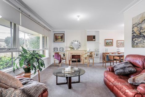 Property photo of 1 Lowen Road Glen Waverley VIC 3150