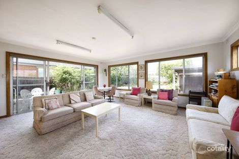 Property photo of 28 Parkmore Road Bentleigh East VIC 3165