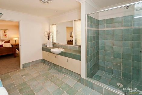 13 Brindabella Cres, Halls Head, WA 6210