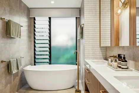 Property photo of 4 Gresham Street East Brisbane QLD 4169