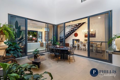 Property photo of 18 River Vista Way Paradise Point QLD 4216
