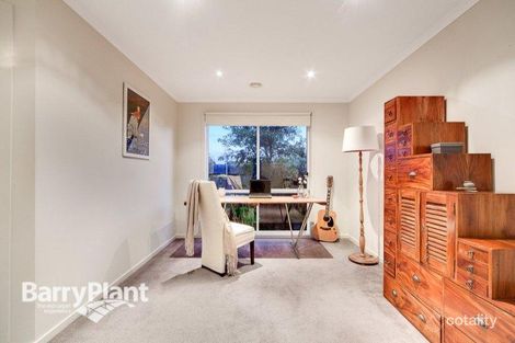 Property photo of 18 Lahinch Grove Cranbourne VIC 3977