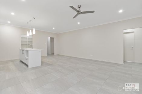 Property photo of 36 Cressbrook Circuit Deebing Heights QLD 4306