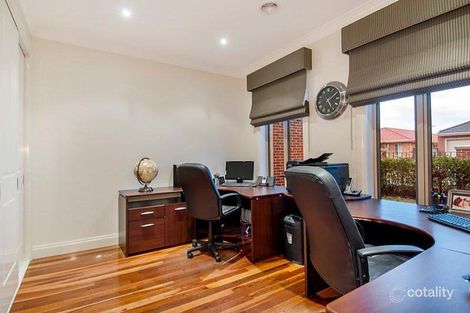 Property photo of 2 The Peak Hillside VIC 3037