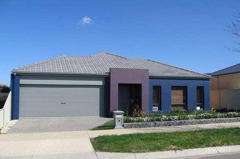 12 Juliet Gdns, Pakenham, VIC 3810