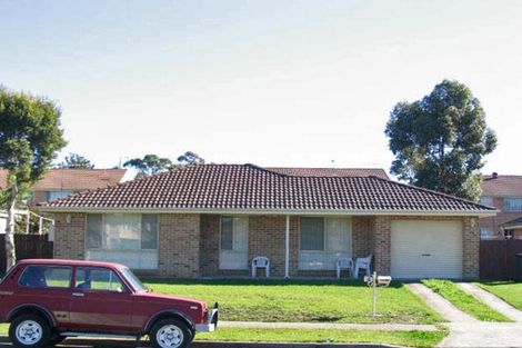 13 Rogan Cres, Prairiewood, NSW 2176