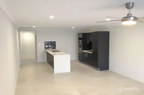 Property photo of 14 Compass Drive Biggera Waters QLD 4216