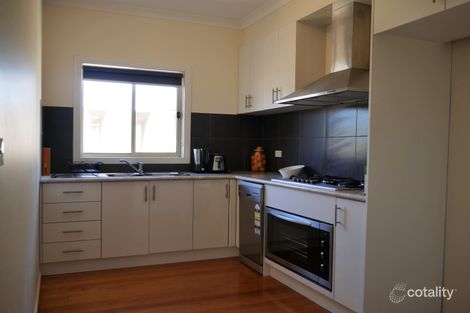 Property photo of 2/190 Coburns Road Melton VIC 3337