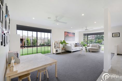 Property photo of 12 Chadbourn Place Narre Warren South VIC 3805