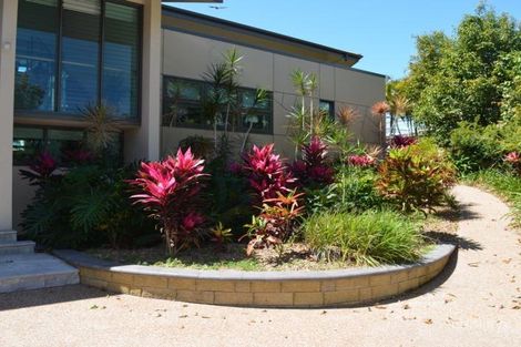 Property photo of 32 Jamaica Crescent Bushland Beach QLD 4818