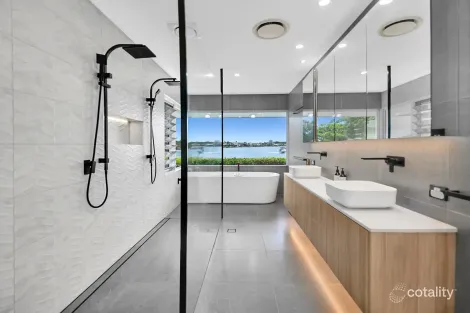 Property photo of 33 Namatjira Court Broadbeach Waters QLD 4218